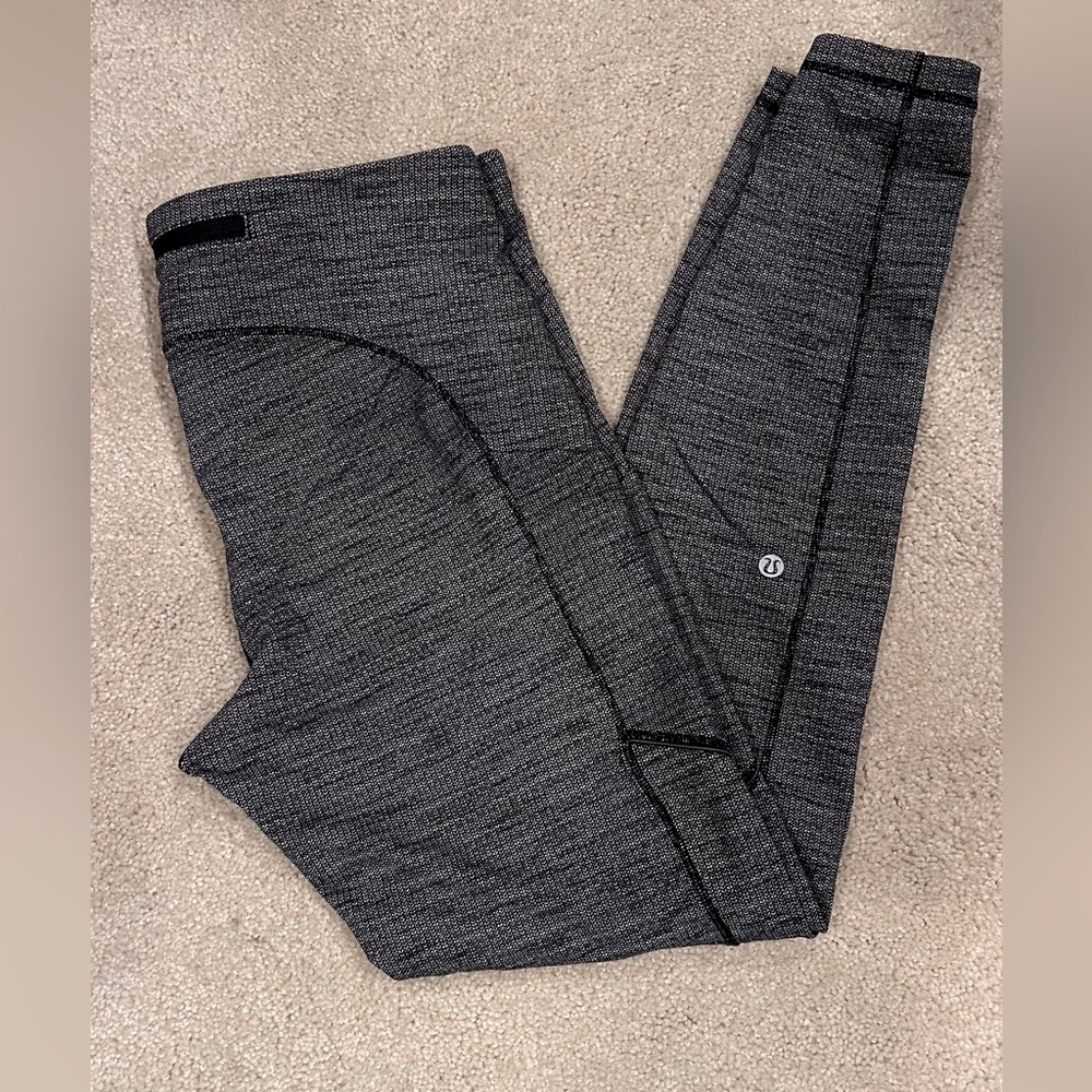 Size 12 Wunder train textured leggings with pockets